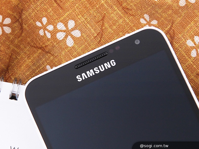 日韓混血才貌雙修 三星GALAXY J實測