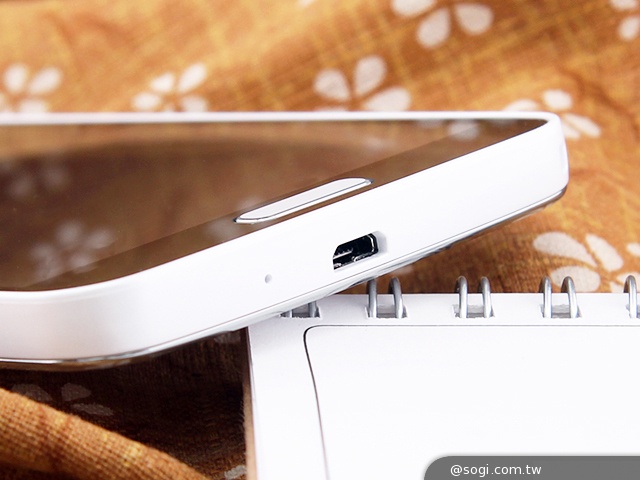 日韓混血才貌雙修 三星GALAXY J實測